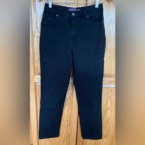Gloria Vanderbilt women’s straight leg black denim jeans size 6, inseam 29”